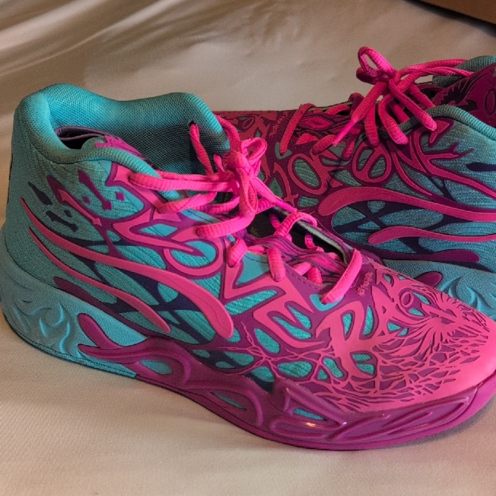 Lamelo Ball Basketball Shoes Men's Size 7.